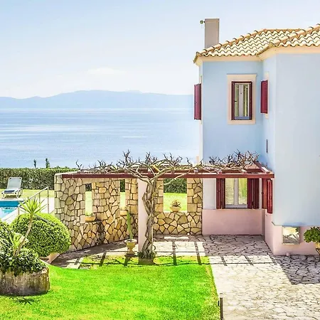 Marina Ai Helis Willa Svoronata