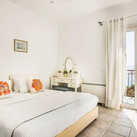 וילה Marina Ai Helis סבורונטה