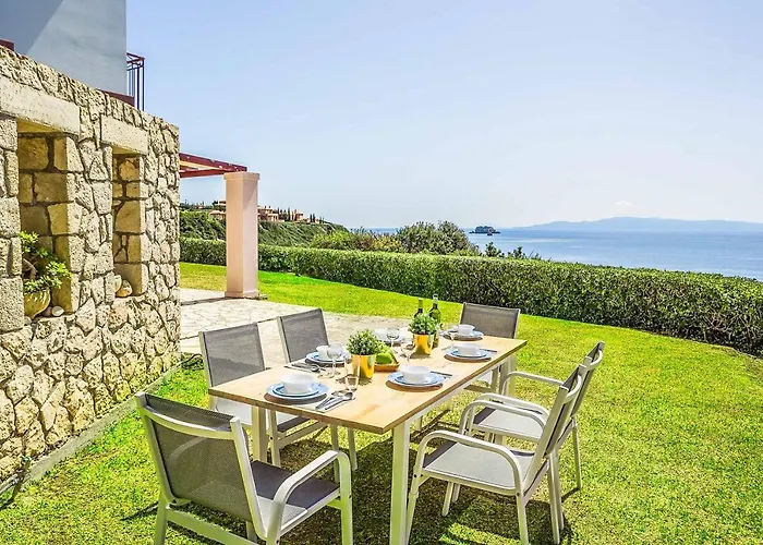 Marina Ai Helis * Svoronata